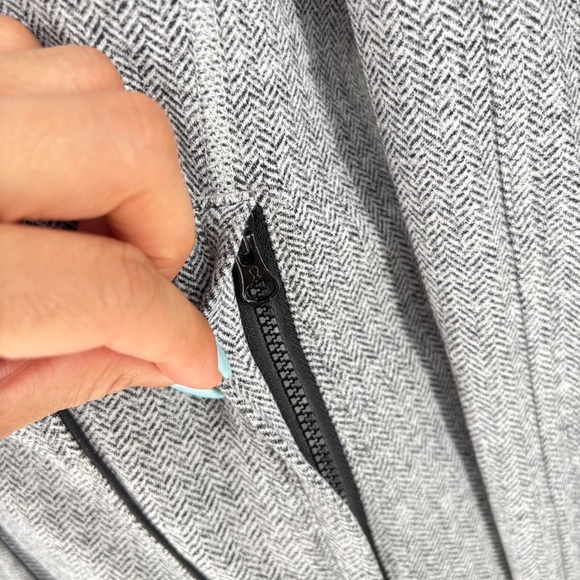 Lululemon Women's Size 8 Herringbone Grey Full Zip Athletic‎ Asana Jacket - Picture 3 of 10